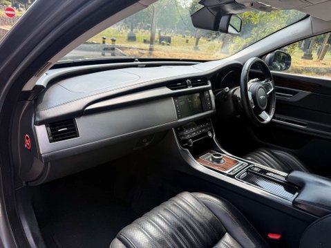 Jaguar XF 2.0 XF Portfolio D AWD Auto 4WD 5dr 11