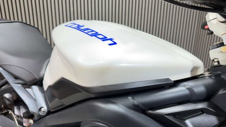 Triumph Street Triple 2013 ONLY 19K, QUICKSHIFTER, ARROW PIPE, NEW MOT 13