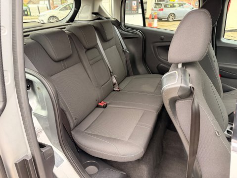 Ford B-Max TITANIUM 12