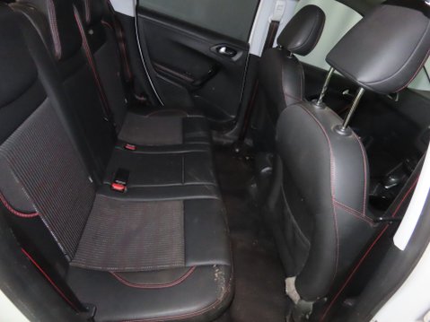 Peugeot 2008 PURETECH S/S GT LINE 8