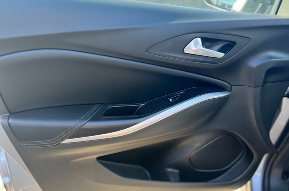 Vauxhall Grandland 1.5 Turbo D Ultimate Auto 27