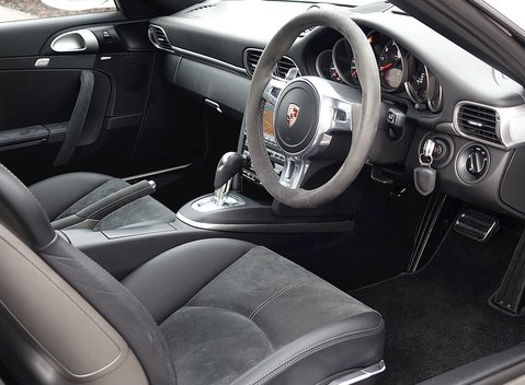 Porsche 911 (997) Carrera 4 GTS 12