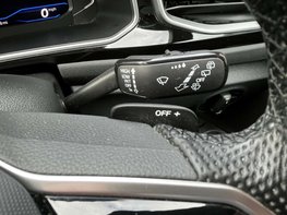 Volkswagen T-Roc 1.5 T-Roc R-Line TSI Semi-Auto 5dr 62