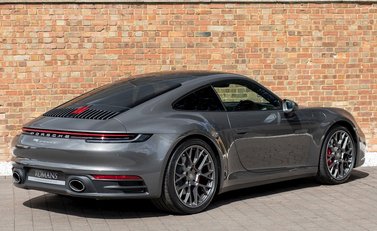 Porsche 911 Carrera 4S (992) 7
