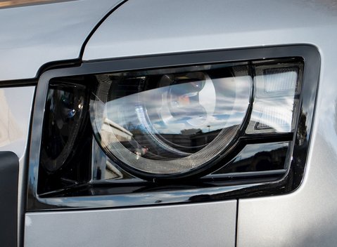 Land Rover Defender 110 HSE D240 31