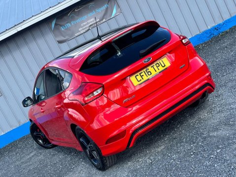 Ford Focus 1.5T EcoBoost Zetec S Red Edition Euro 6 (s/s) 5dr 57