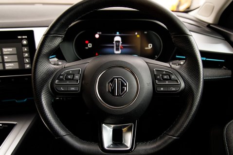 MG MG5 TROPHY 15