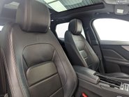 Jaguar F-Pace 2.0 F-PACE R-Sport AWD D Auto 4WD 5dr 31