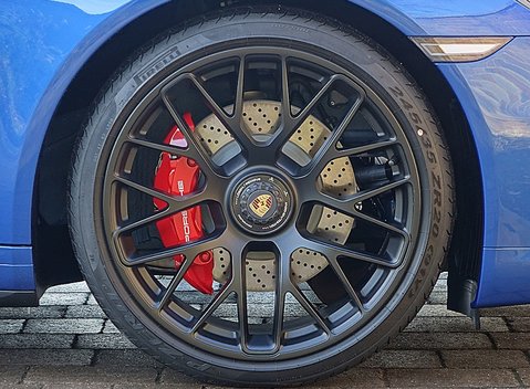 Porsche 911 (991) Targa 4 GTS 12