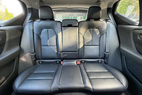 Volvo XC40 B4 INSCRIPTION PRO AWD MHEV - ONE OWNER - PAN ROOF - APPLE CARPLAY  16