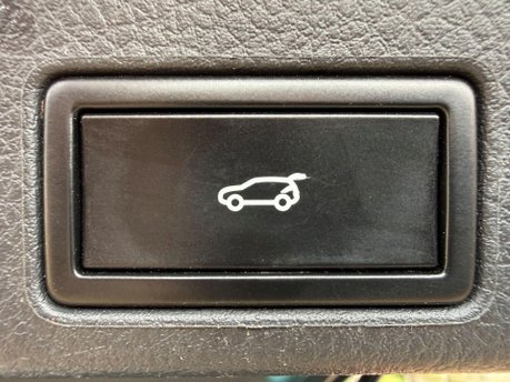 Volkswagen Touareg 3.0 TDI V6 R-Line Plus Tiptronic 4WD Euro 6 (s/s) 5dr 30