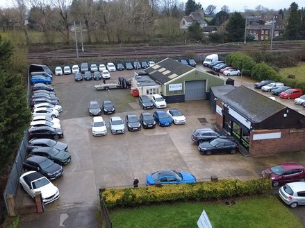 Braceys Motors 