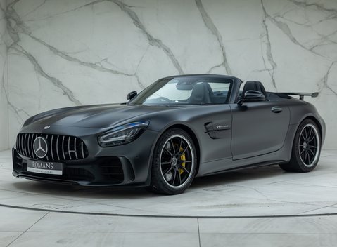 Mercedes-Benz AMG GT R Roadster 1