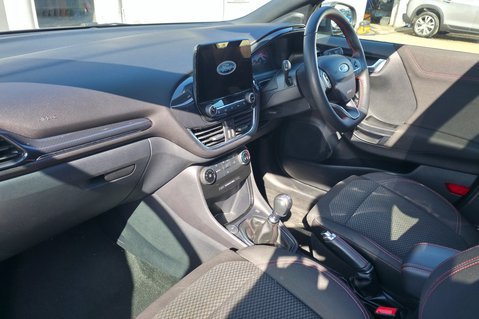 Ford Puma ST-LINE MHEV..1 FORMER KEEPER, 5 SERVICE.GLASS SUNROOF ,SAT NAV. 16