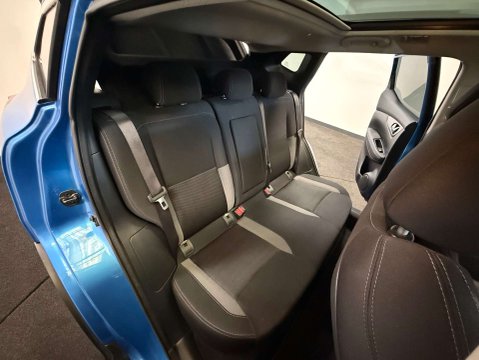 Nissan Qashqai 1.3 Qashqai N-Connecta DiG-T 5dr 37