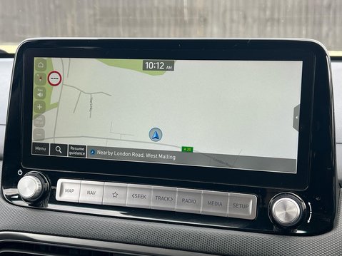 Hyundai KONA PREMIUM 24