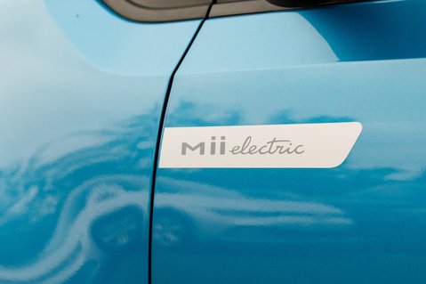 SEAT Mii BASE 12