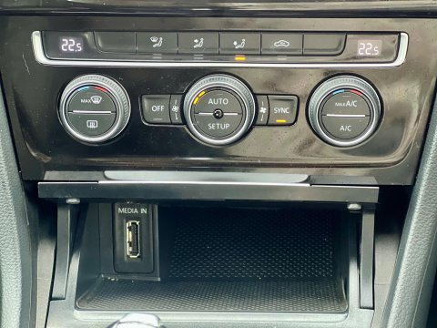 Volkswagen Golf 1.4 TSI BlueMotion Tech Match DSG Euro 5 (s/s) 5dr 15