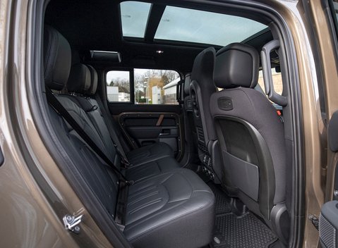 Land Rover Defender 110 X P400 15