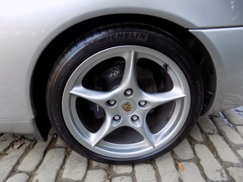 Porsche 911 Carrera 2 39