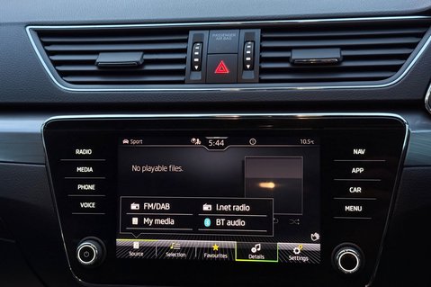 Skoda Superb SE L IV DSG PLUG IN HYBRID -ONE OWNER -FULL SERVICE HISTORY 40