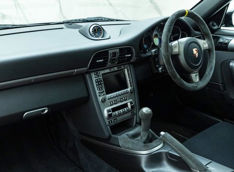 Porsche 911 GT3 RS (997) 13