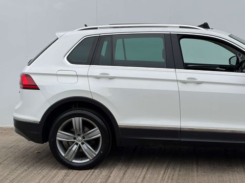 Volkswagen Tiguan 2.0 Tiguan SEL TDI BlueMotion Technology 4Motion Semi-Auto 4WD 5dr 9