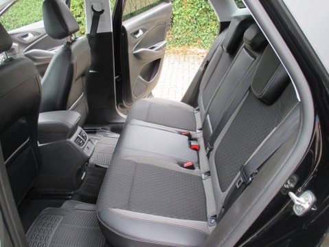 Vauxhall Grandland X 1.2 Turbo Tech Line Nav Euro 6 (s/s) 5dr 31