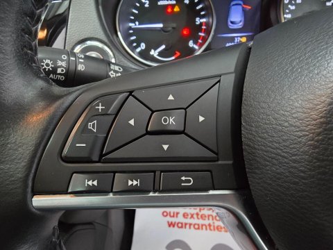 Nissan Qashqai 1.5 dCi N-Connecta Euro 6 (s/s) 5dr 37