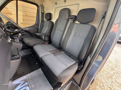 Nissan Interstar 2.3 Interstar Tekna dCi 26