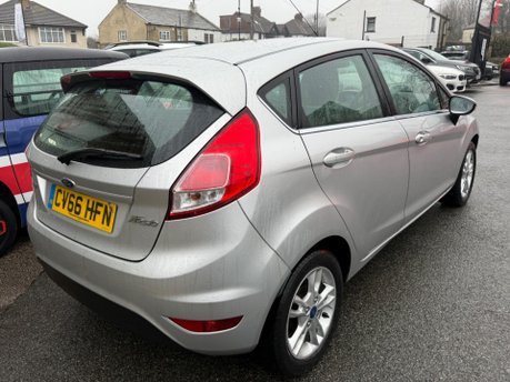 Ford Fiesta ZETEC 9