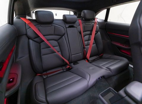 Porsche Taycan Turbo Cross Turismo 13