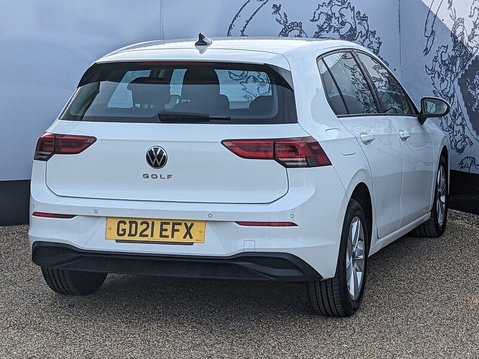 Volkswagen Golf LIFE TSI 9