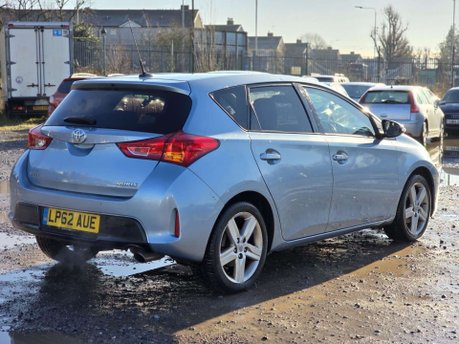 Toyota Auris 1.6 V-Matic Sport Hatchback 5dr Petrol Multidrive S Euro 5 (132 ps) 15