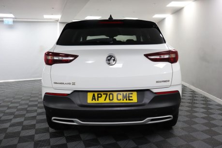 Vauxhall Grandland X SRI NAV 8