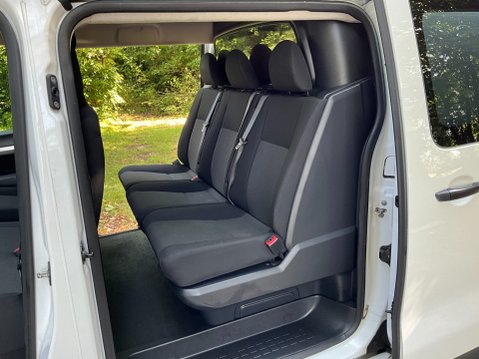 Vauxhall Vivaro 2.0 Turbo D 3100 Dynamic Crew Van L2 H1 Euro 6 (s/s) 5dr 13