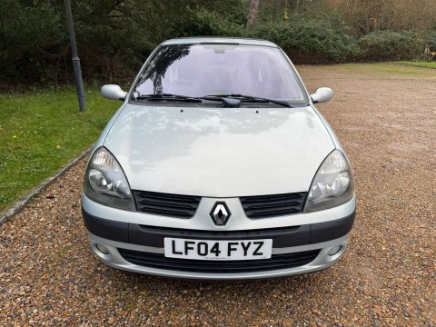 Renault Clio 1.6 Clio Dynamique 16v 3dr 3