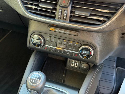 Ford Focus TITANIUM X EDITION MHEV 22