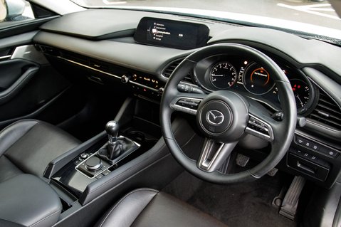 Mazda 3 GT SPORT MHEV 4