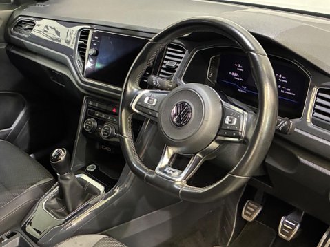 Volkswagen T-Roc 1.6 TDI R-Line Euro 6 (s/s) 5dr 3