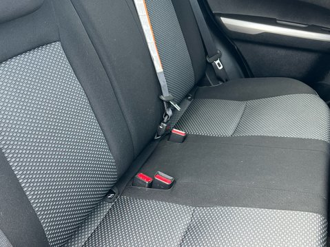 Suzuki Vitara SZ-T 37