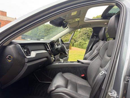 Volvo XC60 B4 INSCRIPTION AWD 8
