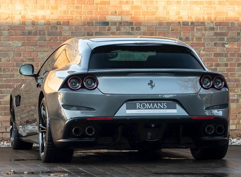 Ferrari GTC4 Lusso 3