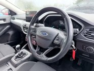 Ford Focus 1.5 ZETEC TDCI 9