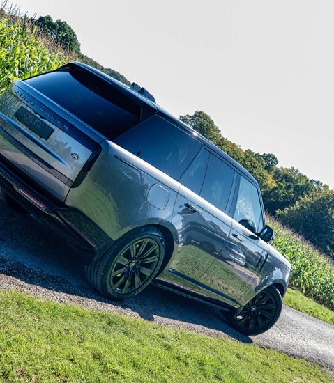 Land Rover Range Rover P440e SE 1