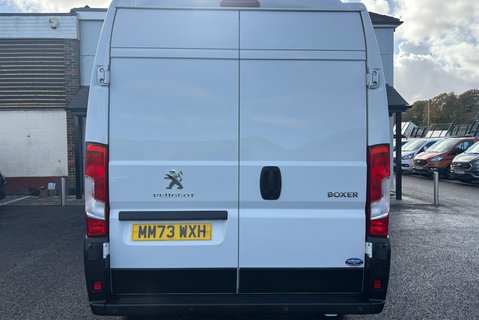 Peugeot Boxer BlueHdi 335 L3H2 Professional Premium Plus Panel Van 12
