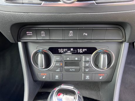 Audi Q3 1.4 TFSI CoD Black Edition S Tronic Euro 6 (s/s) 5dr 68