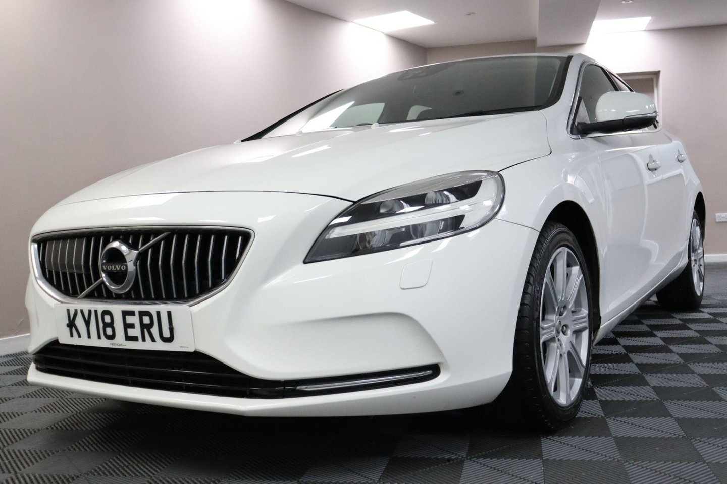 2018 Volvo V40 — image 24