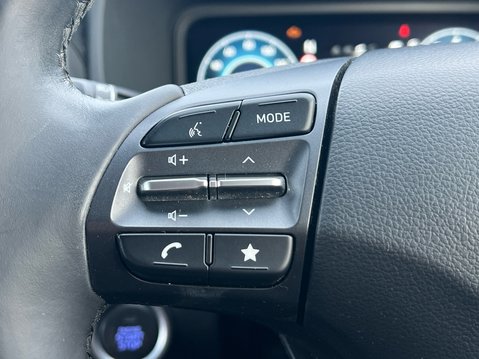 Hyundai KONA T-GDI PREMIUM MHEV 30