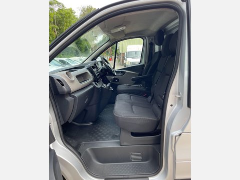 Renault Trafic 1.6 dCi ENERGY 29 Business+ Panel Van 5dr Diesel Manual LWB Standard Roof E 30